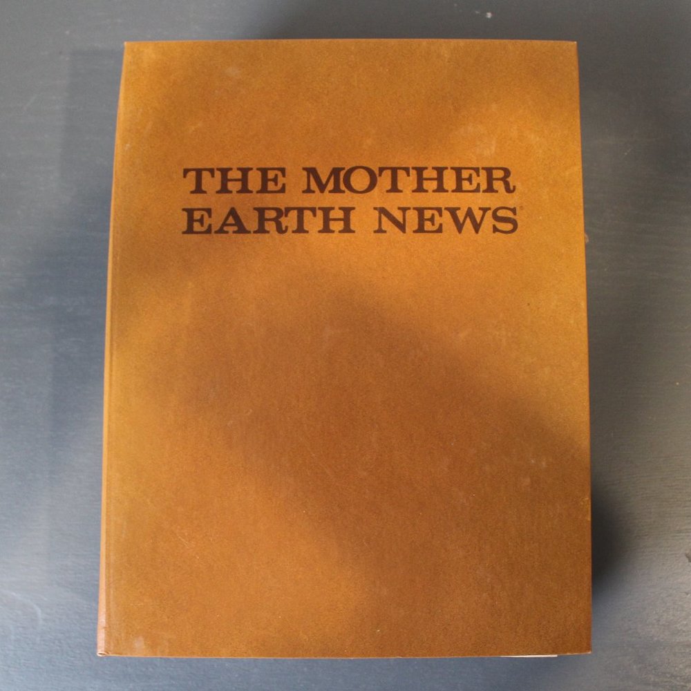 Binder of The Mother Earth News Magazines- Volumes 22- 30 (3 of 13)
